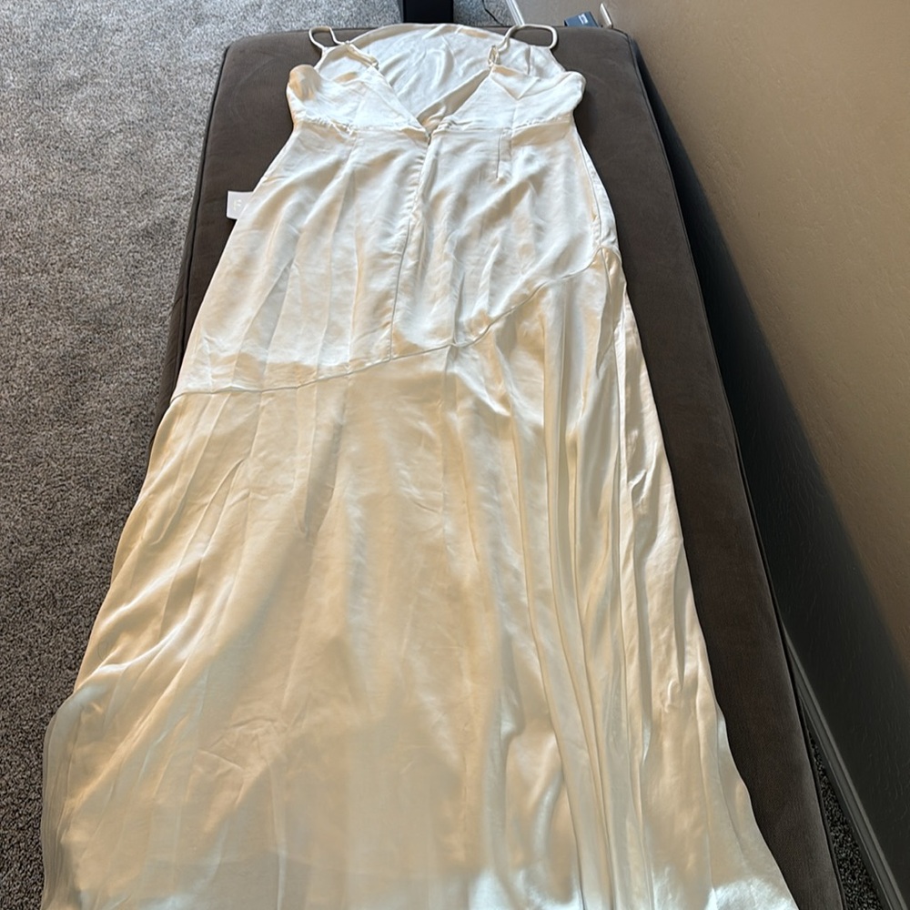 Lulus Wedding dress size XL Allure ivory satin Backless Cowl Neck. - Picture 13 of 16